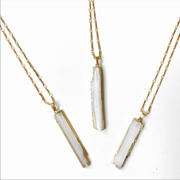 🎉HP 8/8 and 8/9🎉🎉Gold-Dipped Selenite Necklace - Picture 2 of 4